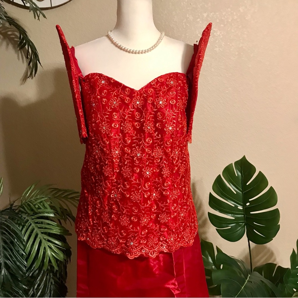Red Lace Filipiniana 2 pieces Terno Gown with red Taffeta A-line Skirt - Picture 8 of 10